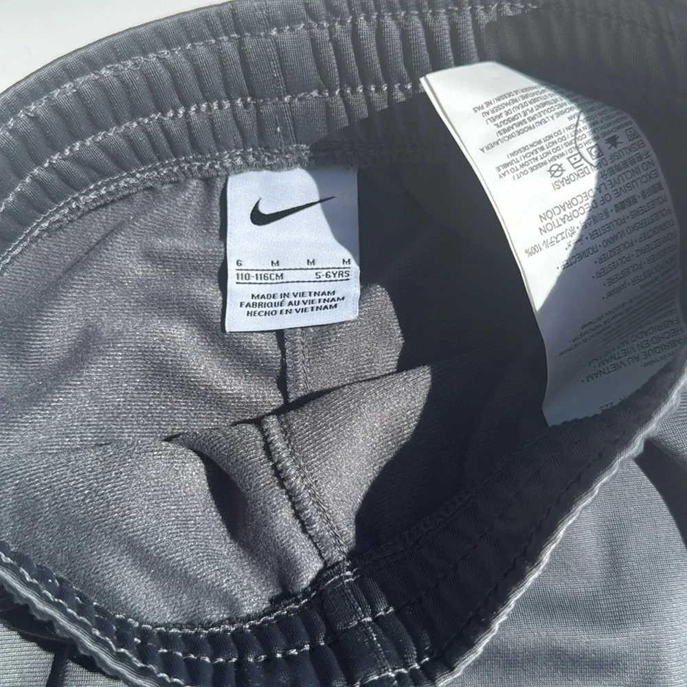 Nike kids Joggers - Picture 2 of 2